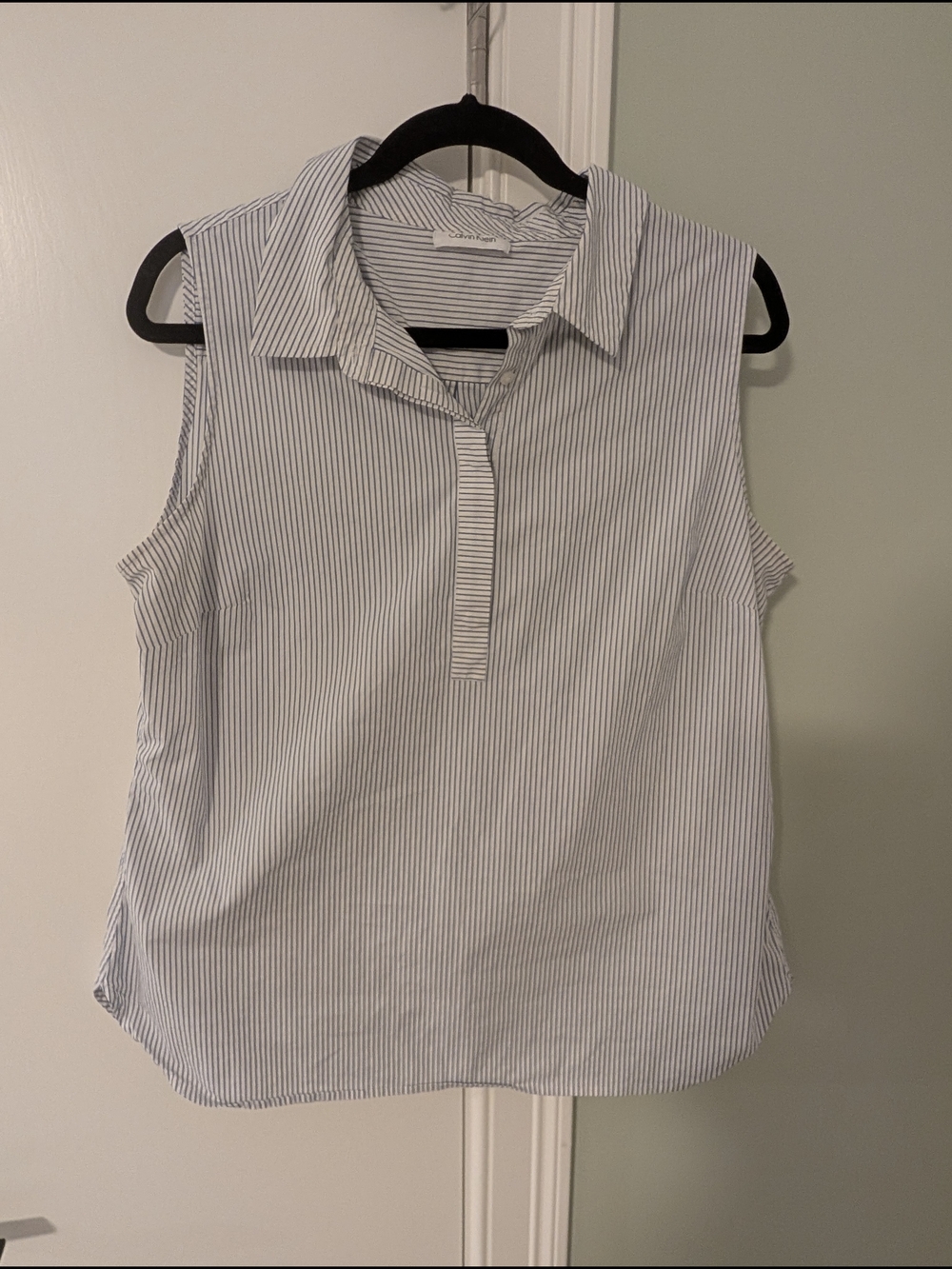 Calvin Klein White and Blue Sleeveless Collared Blouse